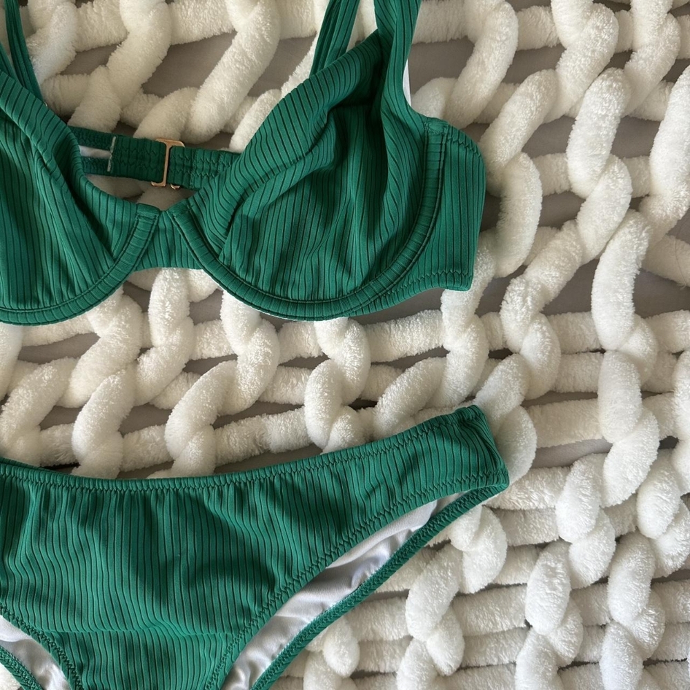 Shade & Shore Women's Green Ribbed Underwire Bikini Sets - Picture 2 of 5